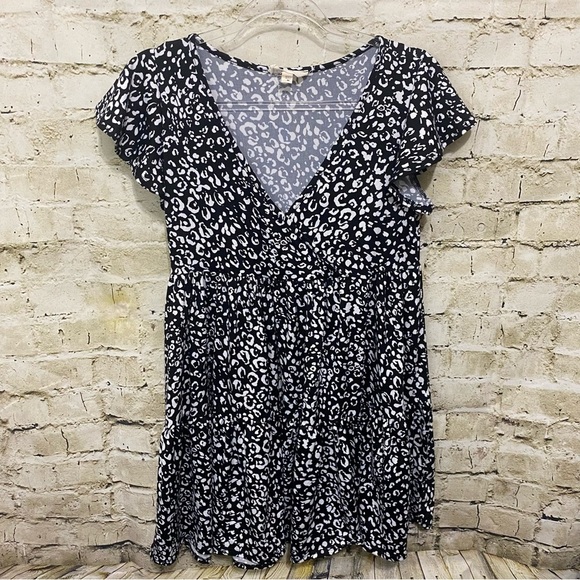 Jessica Simpson Black White Leopard Print V Neck Faux Wrap Mini Dress - Picture 1 of 6